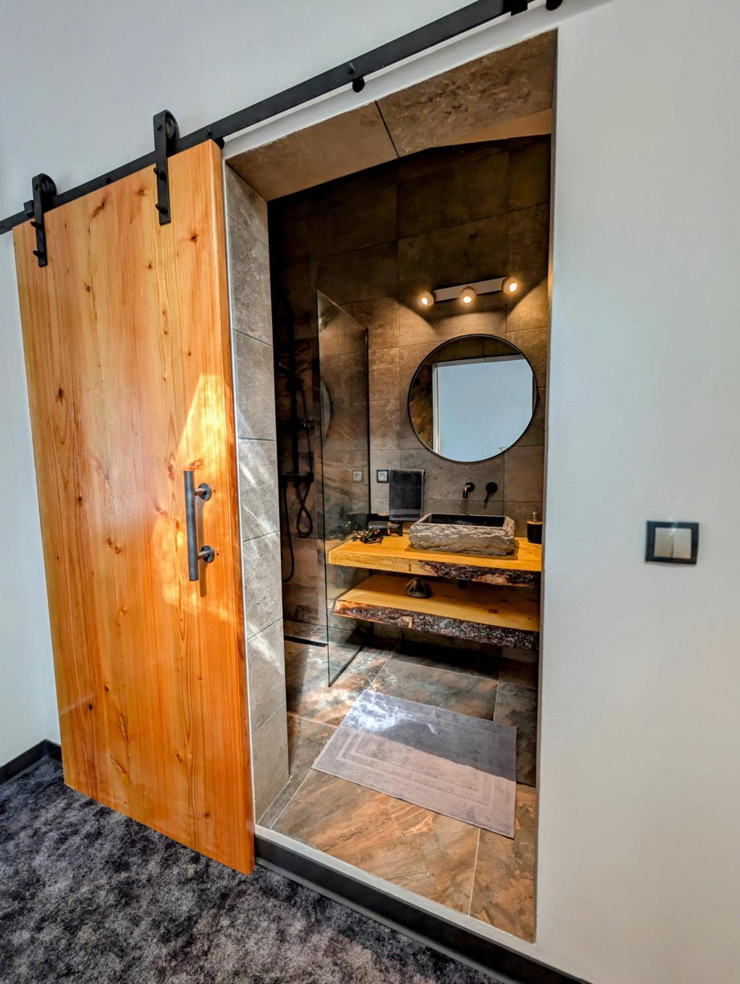 Casa Din Padure Hotel Orsova Bagian luar foto